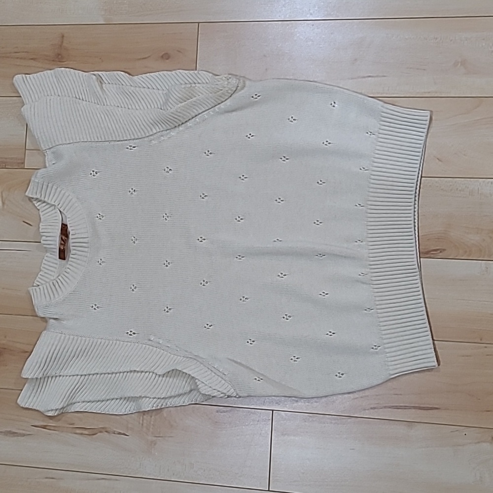 Belldini women's medium beige knit shirt